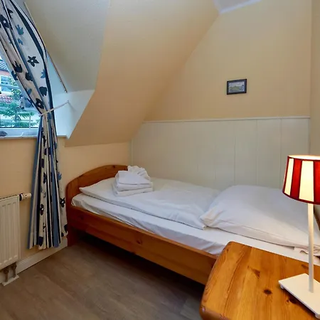 Holiday home Faehrhaus - 15 Sellin (Rugen)